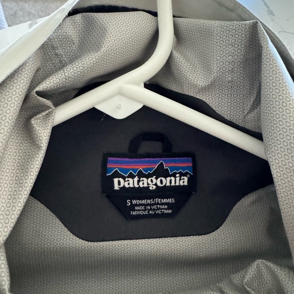 Patagonia rain jacket light fall jacket - Picture 6 of 6